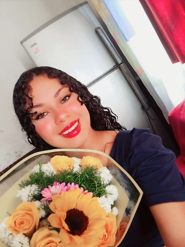 #lanadelrey 💛🌻#paratiiiiiiiiiiiiiiiiiiiiiiiiiiiiiii #fyp  siempre voy a ser la consentida de mi novio 🤴🏼@Fernando 🐙 