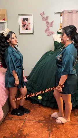 El mayor bienestar de una madre es ver feliz a sus hijos ♥️ Si mi hija está bien yo estoy bien 🫶 fotos y video por mi ♥️#detrasdecamaras #fyp #parati #quinceañera #quince 