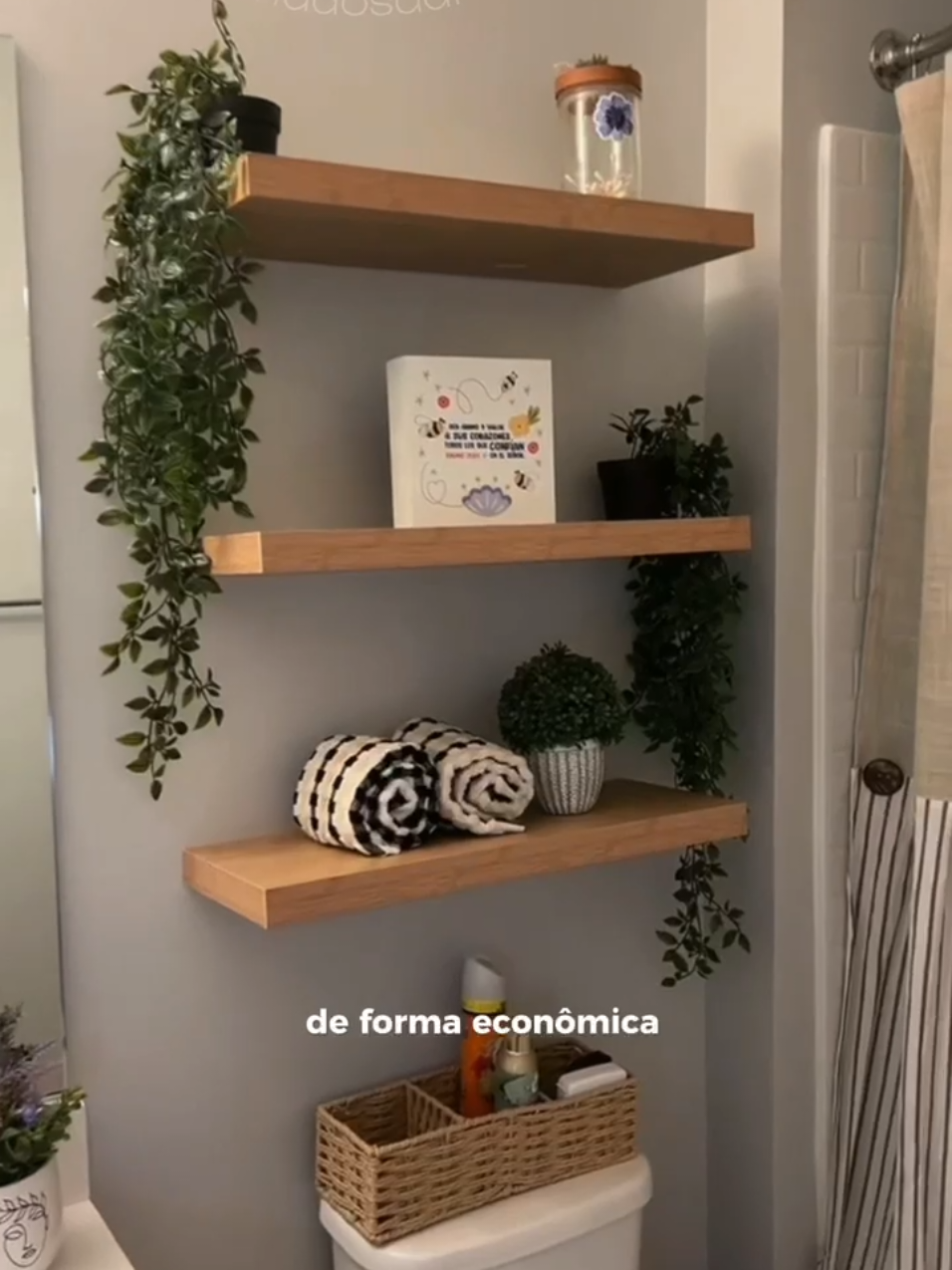 Kit prateleiras de madeira 🪵✨  link nos comentários 🔗  #prateleiras #shopee #organização #aesthetic #achadinhos #fyp #promosdabella #promoções #explorar #viraliza #tiktok 