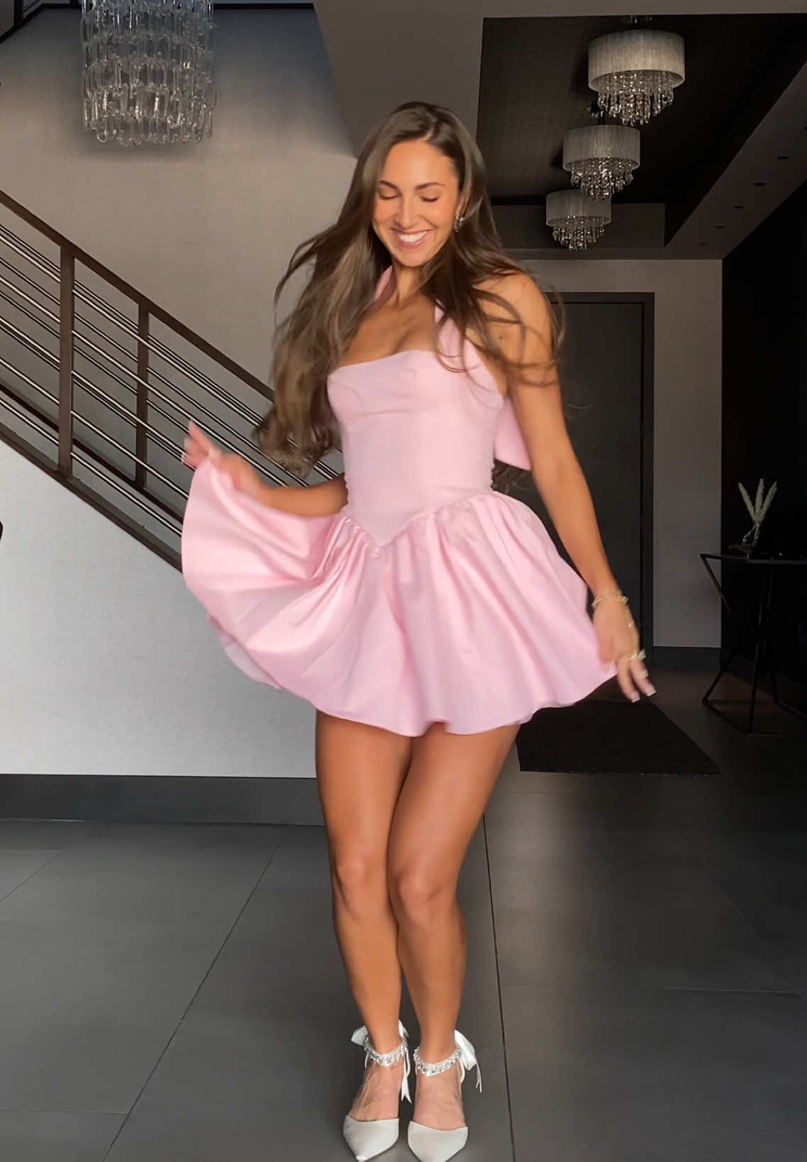 I want to live in this dress 🌸 Dc: @Jess & Neil #sundayfunday #dance #dancetrend #summeroutfit 