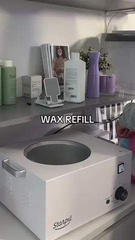 Can never go wrong with this duo 🙂‍↔️🤏🏾 #waxness #waxspecialist #esthetician #estheticianlife #bikiniwax 