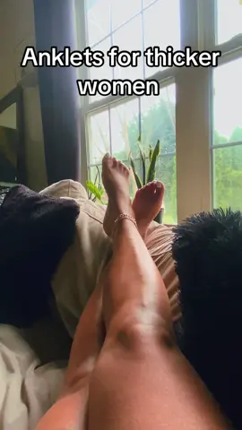 Ladies make sure to grab an anklet set for a little razzle dazzle #anklets #tiktokshop #affiliatemarketing 