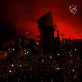 as roma fans spirit 🧡 #tifosiromanisti #forzaroma 