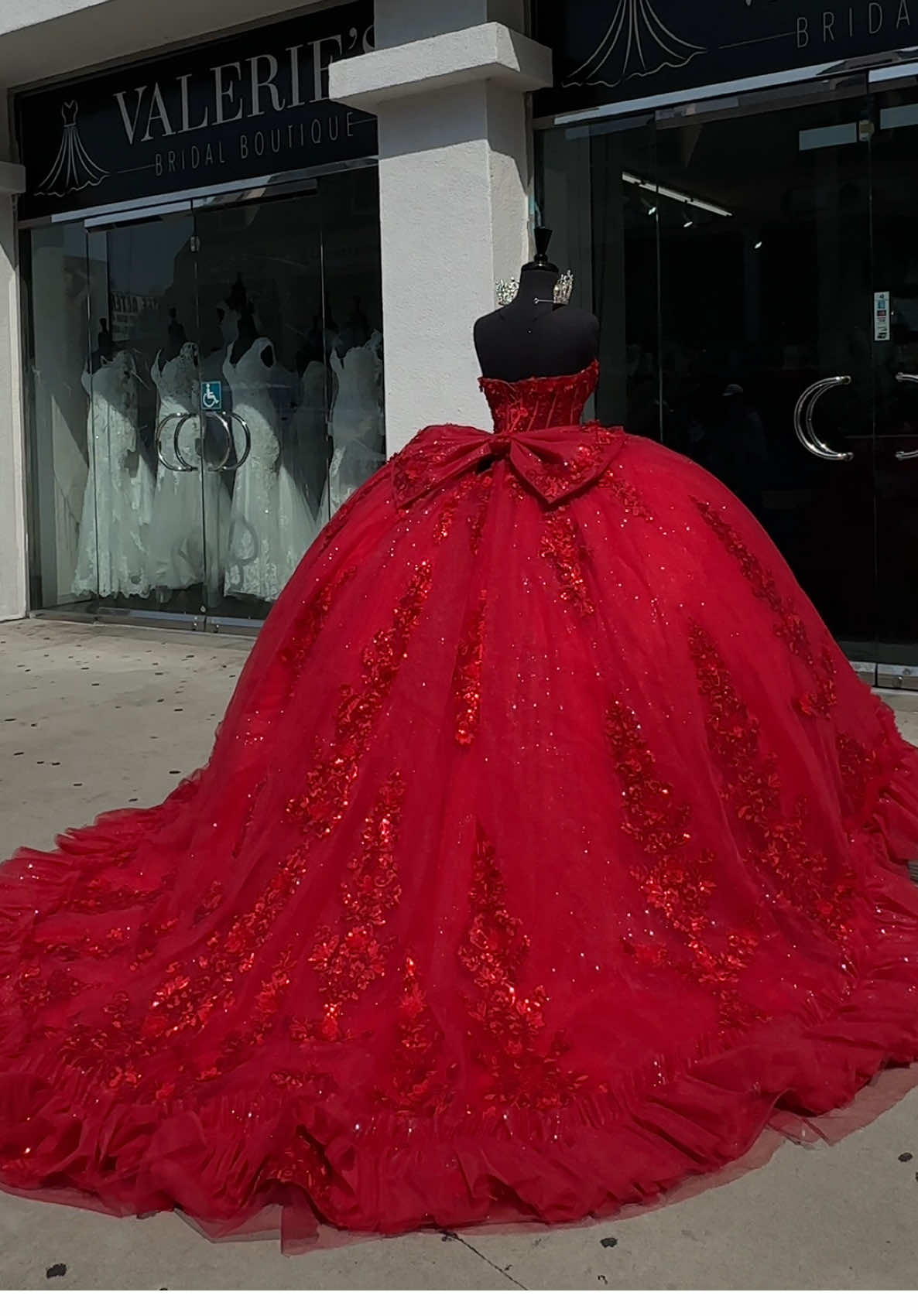 Come get this dreamy red dress at Valerie’s Bridal Today ✨♥️  #valeriasbridal #quinceañera #fyp #foryoupage #sweet16 #dreamdress #foryourpage #losangeles #parati #redquincedress #dresses 
