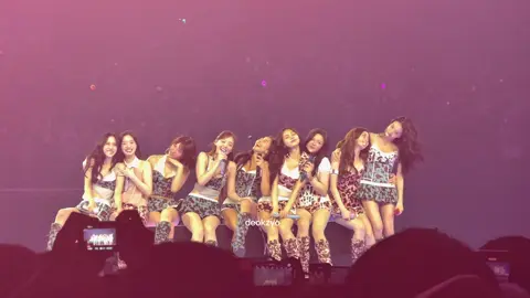 THEY LOVE EACH OTHER SO MUCH…. I’M CRYING 😭🥹  250720 What Is Love  #TWICE #트와이스  #THISISFOR_SK_ONCE_D2 #TWICE_THISISFOR_WORLD_TOUR