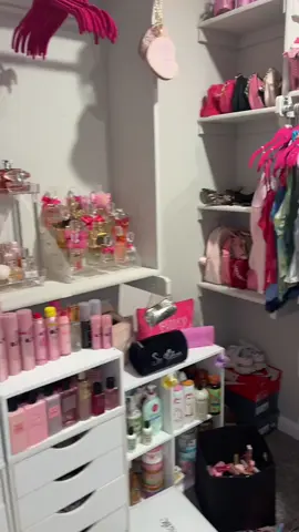 beauty closet 💖💋✨💕 #girlytok #pursetower #girlythings #organizing #pursetok #girly #beauty 