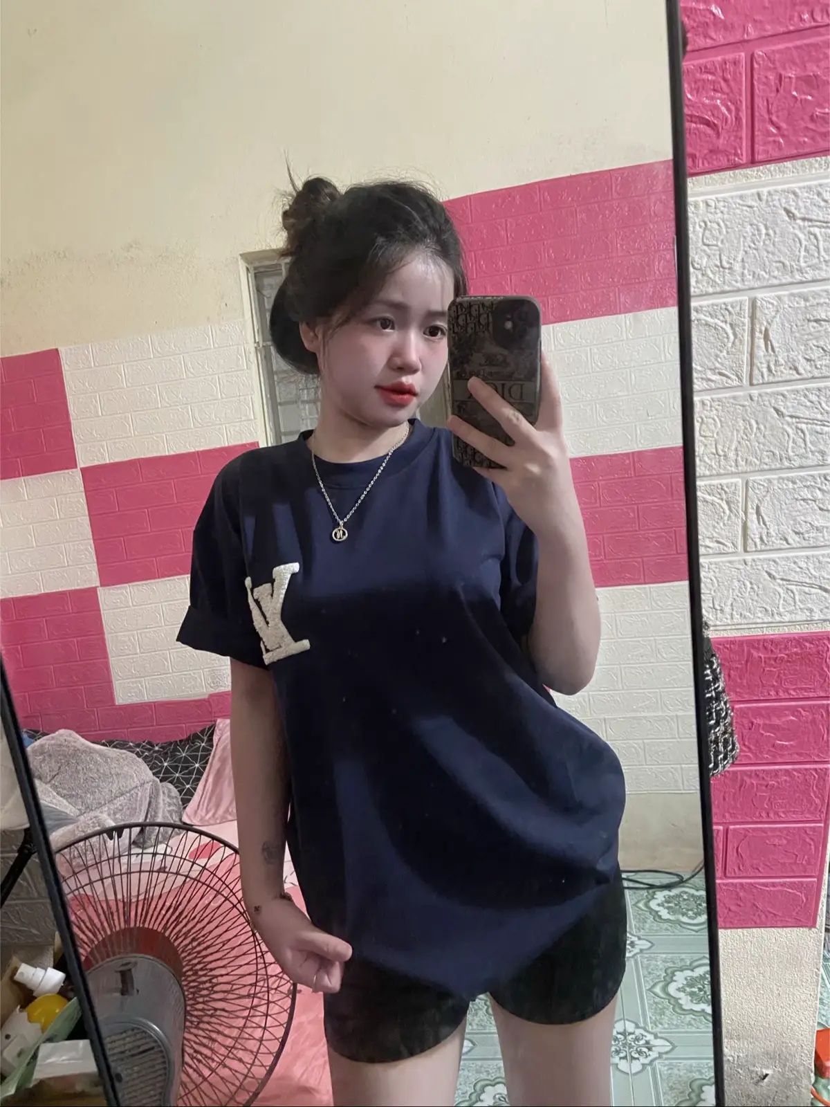 Không đi làm nữa, làm vợ anh được không 🙂‍↔️ 