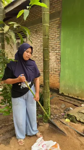 Pigi di cari dirumah dimarahhi#trending #viral #vidiolucu #suamiistri #komedingakak #komeditempel #funny 