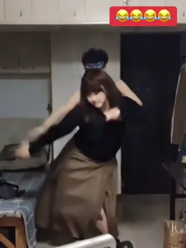 Varios trucos les hacía la hermana hong jajajajajaja #sisterhong #chinatiktok #escandalo #😂 #parati #viraltiktok 
