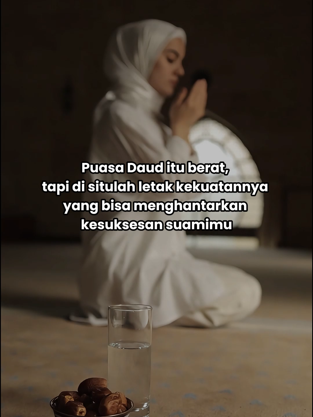 Kesuksesan suami, kadang datang dari tirakat istri yang diam-diam menahan lapar. Puasa Daud bukan sekadar amalan, tapi bukti cinta yang menguatkan langkah suami dari balik layar. Tirakat Istri untuk Sukses Suami & Anak bantu kamu menjadikan tirakat sebagai jalan turunnya pertolongan Allah #tirakatistri #hijrah #bukuislami #fyp #quraniclawofattraction