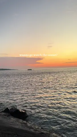 Sunset di Manado ga pernah gagal.  Terima kasih Ya Allah sudah membawaku merantau ke Manado. Kalo ga gini ga akan bisa sewaktu-waktu menikmati sunset setenang ini 🩵 #fyppppppppppppppppppppppp #exploremanado #manadosadap🔥 #manadotiktok 