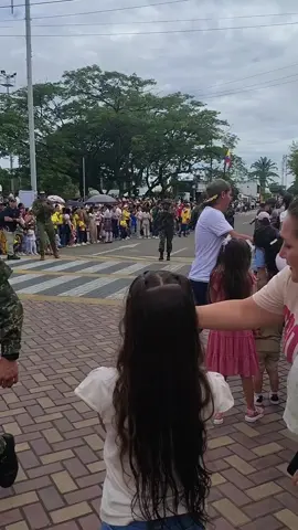 Desfile 20 de julio 🇨🇴 día de la independencia de Colombia 🇨🇴🇨🇴 ejército nacional 🇨🇴🇨🇴 #AraucaesColombia 🇨🇴🇧🇬🇨🇴🇧🇬🇨🇴🇨🇴🇨🇴 #viajaporcolombia #arauca #diadelaindependencia #llanosorientalesdecolombia #araucacolombia 