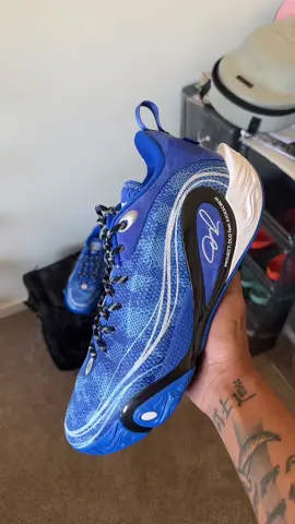 Here in hand detailed look at the Way of Wade DLO1 “Royal Blue Skies”🌌 💙👑 in collaboration with @KICKS CREW ! These shoes are fire! The craftsmanship, the suede on the heel, how light they feel?! I can’t wait to wear these on court! 😮‍💨🔥 #basketball #sneakers #fyp #dangelorussell 