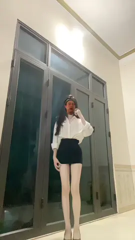 Cô Thư ký 