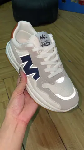 Casual running shoes for women #shoes #unisexshoes #rubbershoes #casualshoes #runningshoes #miashoes #fyp #fyppppppppppppppppppppppp 