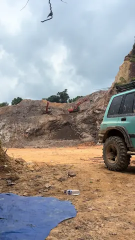 Sekali kali lah nogkrongnya di bebatuan😍😍😍