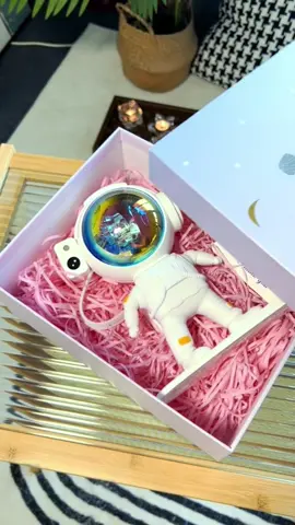 Đèn phi hành gia 2025 Decor phòng kèm loa bluetooth chiếu đầy sao - dải ngân hà.        #dendecor#denphihanhgia#dendecorphong#denchieusao#xuhuong 