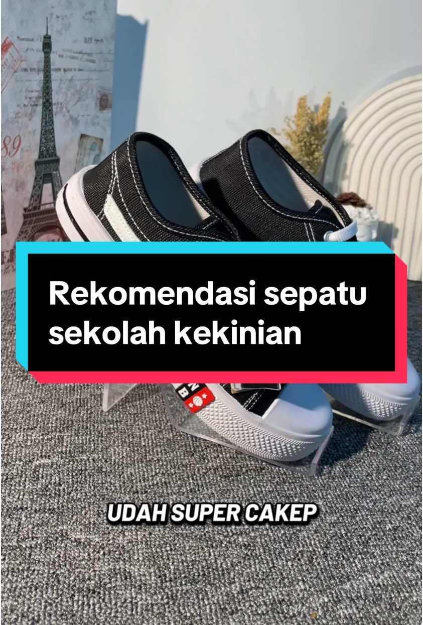 Sepatu sekolah hitam putih kombinasi list putih bisa dipakai cewe/cowo ready UK 34-38 🖤🖤 #backtoschool #sepatuoriginal #sepatunbcross #sepatusekolah #bisacodseindonesia 