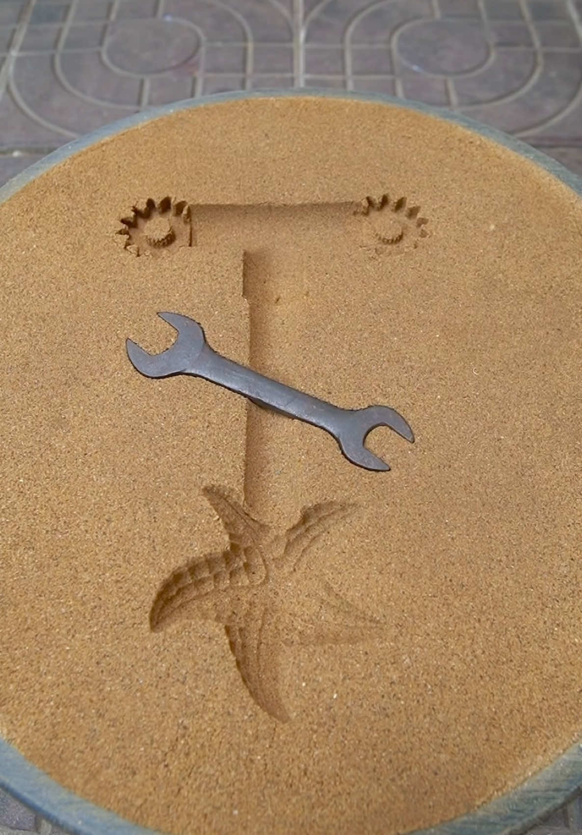 The art of metal casting and smelting on sand #art #metal #metalcasting #metalsmelting 