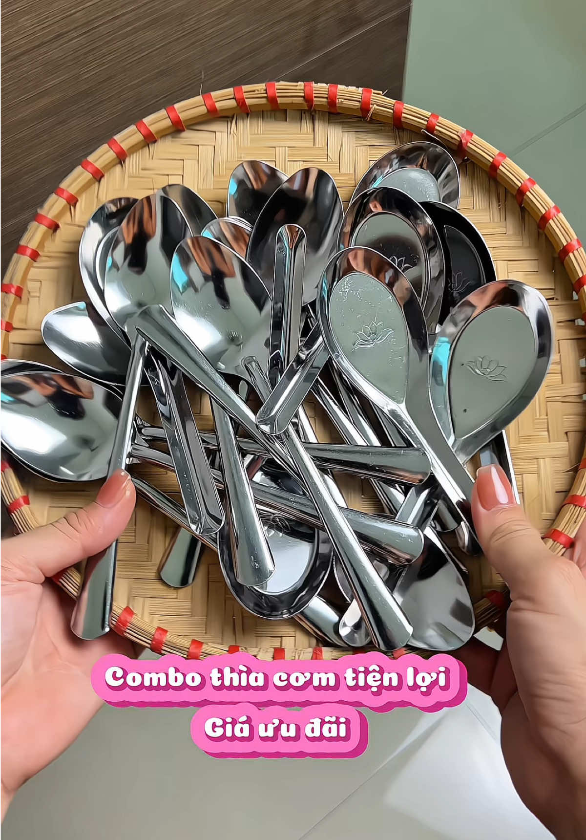 Cả 1 combo 30 cái muỗng thìa cơm mà giá quá ưu đãi. Thìa lại còn đẹp, chắc chắn các bà ui #phuongthao #dodungtienich #giadungtienich #thiaancom #muongcom #muongcominox304 #combo30muongcom #review #xuhuong 