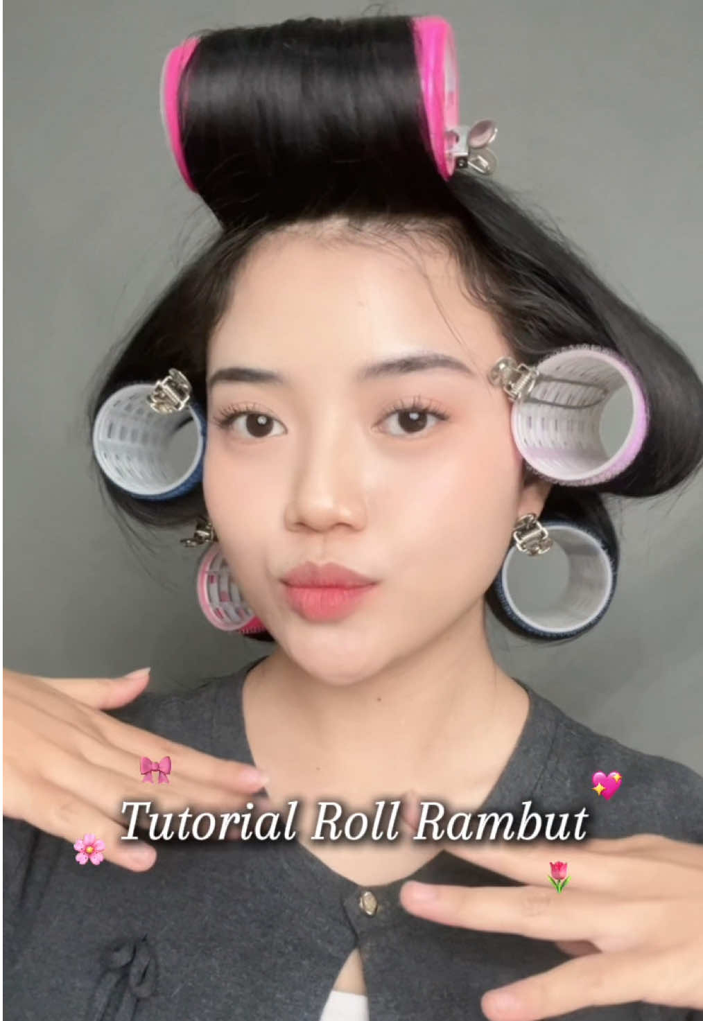 Tutorial simple buat yang masih bingung pemakaian roll thermal kayak gimana nihh, yuk ikutin step by step nyaa 😍 jangan lupa check keranjang kuningnya jugaa yaa besss 🫰🏻  #fyp #foryou #foryoupage #hnn #hnnsalonsupplier #perawatanrambut #hairstyle #roll #hair #hairtutorial #rambut 