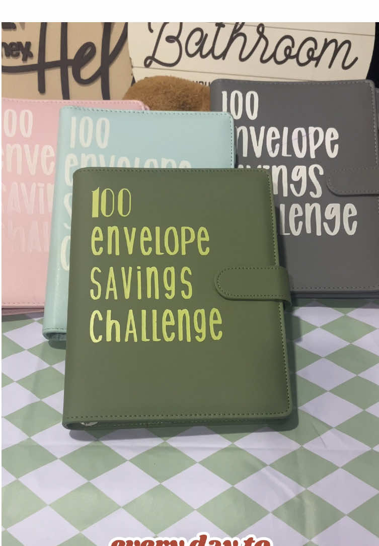 Save money with this 100 envelope savings binder!#savemoney #100envelopesavingschallenge #money #moneytips 