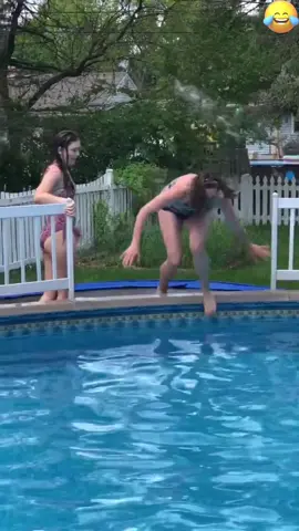Swimming pool diving failed.#fypシ #fyp #laugh #funny #swimming #diving 