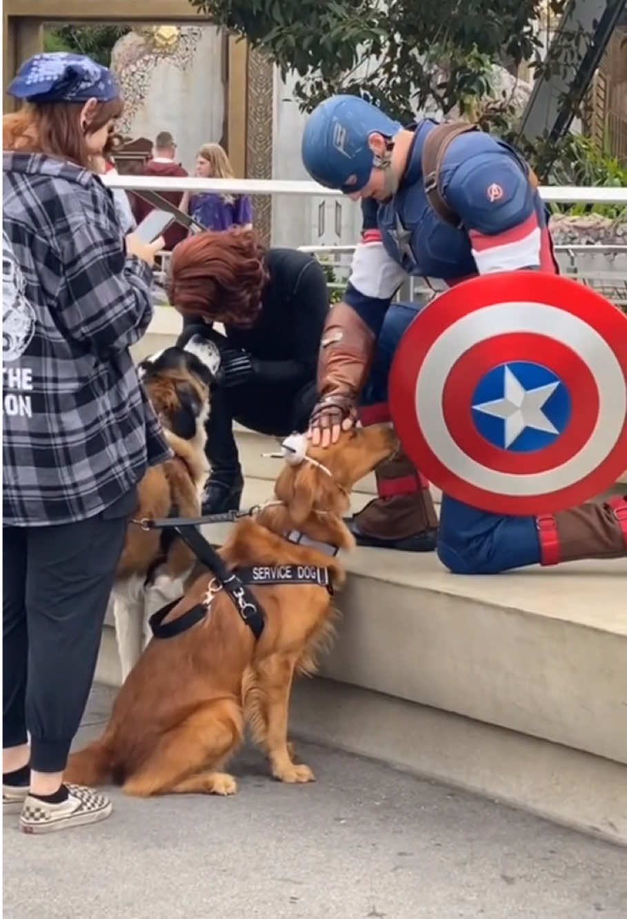 Disneyland Fun Avengers 😂🌈✨#funny #fyp #Love #lovetiktok #froyou #funnytiktok #usa #usa🇺🇸 #disney #disneyland #disneyworld #avengers 