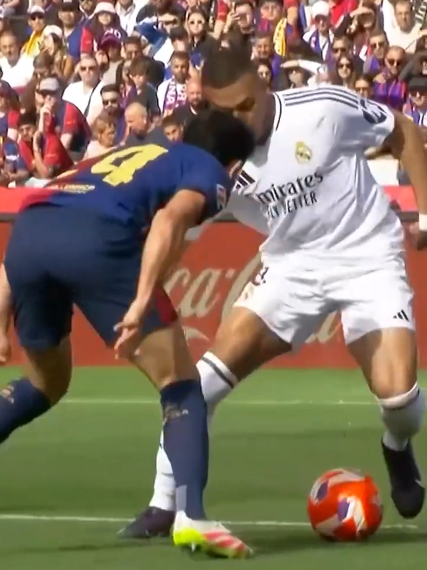 MBAPPÉ skills 🆚 FC BARCELONA 🫣 #LALIGAHighlights #DeportesEnTikTok #ELCLÁSICO #LALIGAEASPORTS