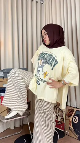 apalagi di tambah stripe pants jadi nyamann bgt #outfitideas #outfitinspo #OOTD 