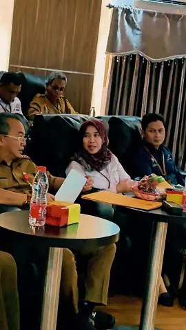 “Data yang baik melahirkan kebijakan yang baik, dan kebijakan yang baik mewujudkan keluarga yang sejahtera. Kick Off Pemutakhiran PK-25 menjadi langkah strategis Kalimantan Selatan menuju pembangunan keluarga berbasis data yang akurat dan inklusif.  PK-25 resmi dimulai! Sebanyak 315.935 keluarga di Kalsel menjadi sasaran pendataan demi menghadirkan data valid, kebijakan tepat sasaran, dan keluarga Kalsel yang makin sejahtera.” #Prabowo #Kemendukbangga #BKKBN #Wihaji #Isyana #Kependudukan #PembangunanKeluarga #KeluargaBerencana #KantorKomunikasiPresiden #berencanaitukeren #flowerbeehoney #bkkbnkalsel #PK25 #pendataankeluarga #fyp #fyppppppppppppppppppppppp 