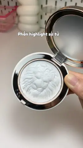 Phấn highlight bắt sáng lion thiếu gì chứ không thể thiếu highlight nha #highlight #highlightlion #phanbatsang #makeup #reviewlamdep 