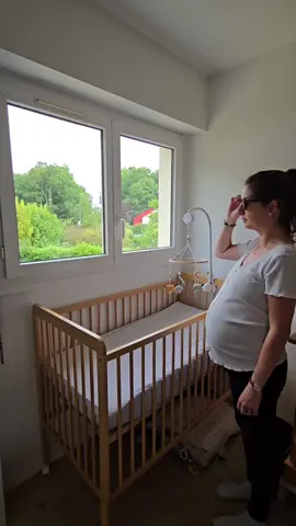 Tout est prêt, nous n'attendons plus que toi 👶👧❤️ (Bon tu peux rester au chaud encore un peu quand même 😅) #humour #babyiscoming #babygirl #Love #fun 