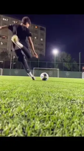 Saat kita jatuh, langkah paling penting adalah bangkit dan berjuang lebih keras lagi.