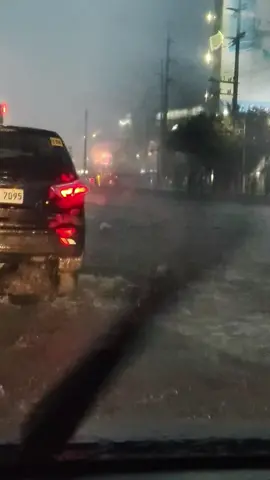 Update as of 6:18pm today July 21, 2025. NLEX right side until 3rd lane not passable from 500meters away to Paso de Blas exit upto Meycauayan. Stay Safe and Dry #BagyoPH #HabagatPH #NLEX #DriveSafe