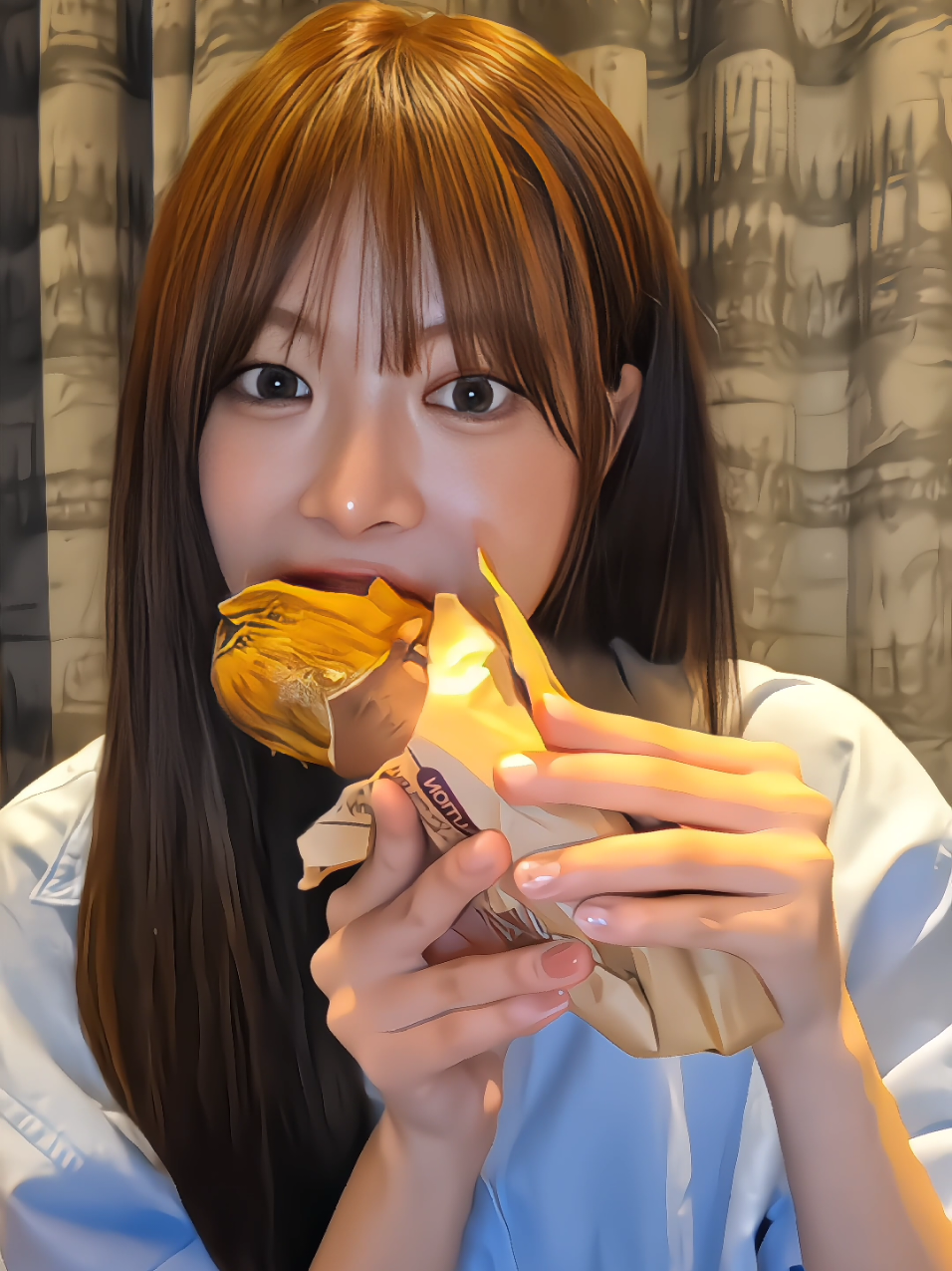 — 𝗘𝘂𝗻𝗰𝗵𝗮𝗲 𝗲𝗮𝘁𝗶𝗻𝗴 𝗳𝗮𝗻𝗰𝗮𝗺 - bu videodan sonra yunjin fcm'si atcamm // #eunchae #eating #fancam #rosmeoi 