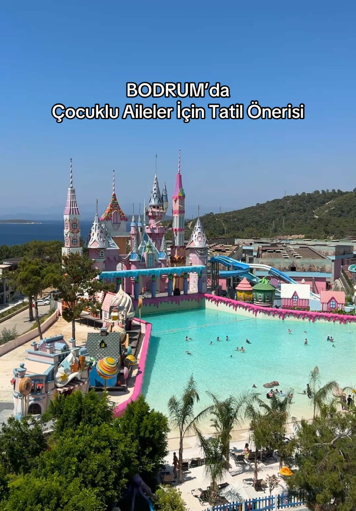 Bodrum’da kendinizi rüyadaymış gibi hissedeceğiniz içinde onlarca su kaydırağı olan #ortaklık Vogue Hotel Bodrum , Candy Land Bodrum ‘a geldim 😍 tabi otelimi @obilet ‘dan GURME15 kodu ile %15 indirimle aldım, otel o kadar büyükki 3 günde falan alıştık, candyland den kumsal havuzuna, yemeklerinden tasarımına kadar her detayı ayrı özel � çocuklarınız için unutulmaz bir tatil deneyimi için burayı mutlaka listenize ekleyin. Eğer otel müşterisi değilseniz dışarıdan giriş yapabilirsiniz, günlük kullanım yetişkinler için kişi başı 80€, çocuklar için 60€ , 0-3 Yaş ücretsiz � - #bodrum #muğla #tatil #candyland