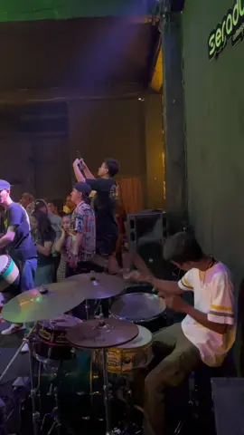 Kalau enggak suka reggae boleh keluar ❤️💛💚@smilemorningsm #reggae #reggaeindonesia #indomusikgram #fyp #reggaeton #tiktok #smilemorningmelepasduka #smilemorning #smilemorningreggae