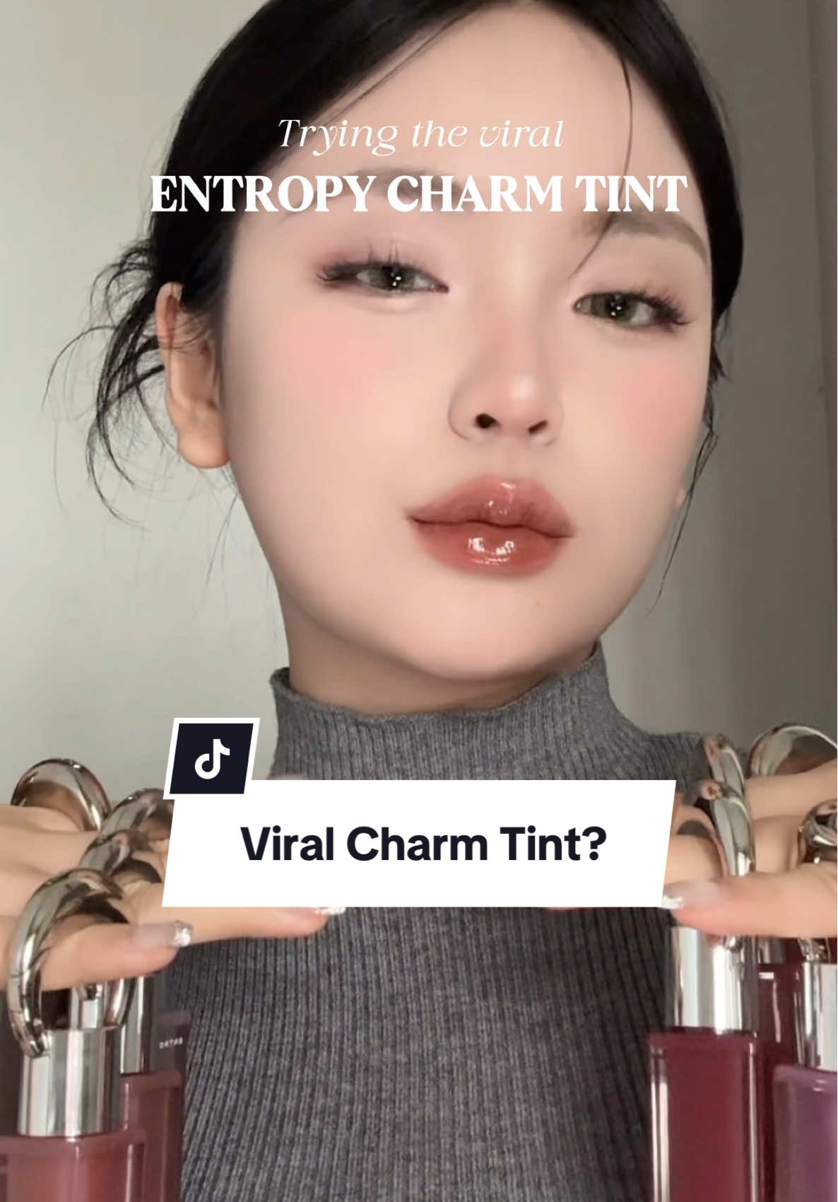 Swatch full 10 màu son móc khoá đủ các góc độ cho các mom dễ chọn,  bảng màu đa dạng, nhiều màu cũng lạ lắm á =)) chất son thì thích nha, timeline swatch tui để trong cmt!! #beauty #makeup #BeautyTok #goclamdep #swatches #lipstick #lipgloss #liptint #entropyvietnam #charmtintentropy #sonmockhoa 