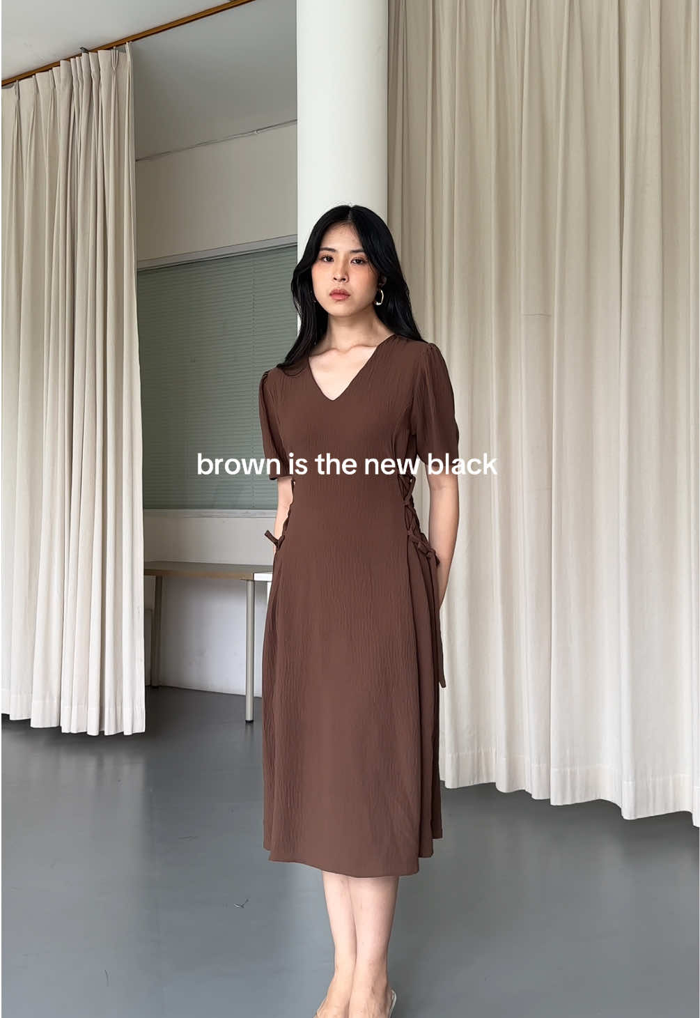 Brown is the new black 🧸🤎 #fyp #foryou #fyppppppppppppppppppppppp #foryoupage #maxidress #hijabfriendly #hijabfriendlyoutfit #dress #dressjumbo #longdress #dressmidi #mididress #mididressoutfit #dressmidikekinian 