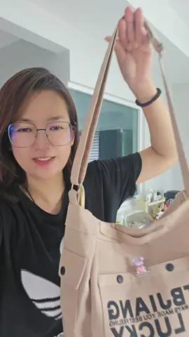 #กระเป๋าสะพาย #กระเป๋าแฟชั่น #กระเป๋าสะพายข้าง #กระเป๋า #กระเป๋าผ้าแคนวาส 