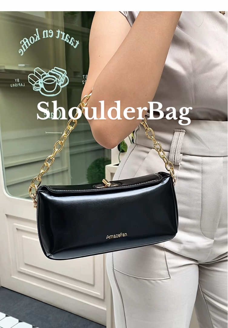 Yang kecil, tapi powerful! 💼 Shoulder bag ini bisa upgrade penampilan kamu seketika #ShoulderBag #TasWanita #TasKekinian #OOTD #OOTDIndonesia #StyleOfTheDay #FashionInspo #DailyLook #FYP #FYPIndonesia #fyp 
