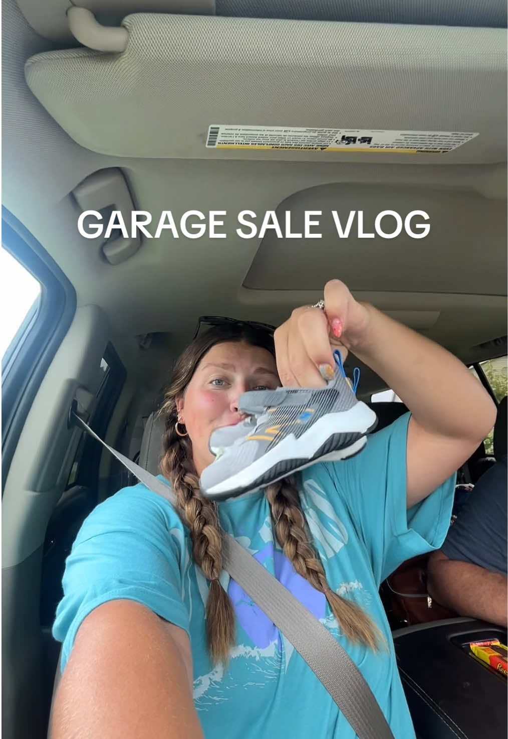 Me 🤝 finding little tikes in the garbage #garagesale #thrift #michigan #littletikes #kids 