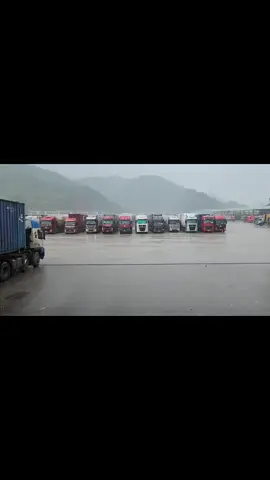 thượng vàng hạ cám cả thôi.. không thì giờ này tìm tao còn lâu mới thấy 