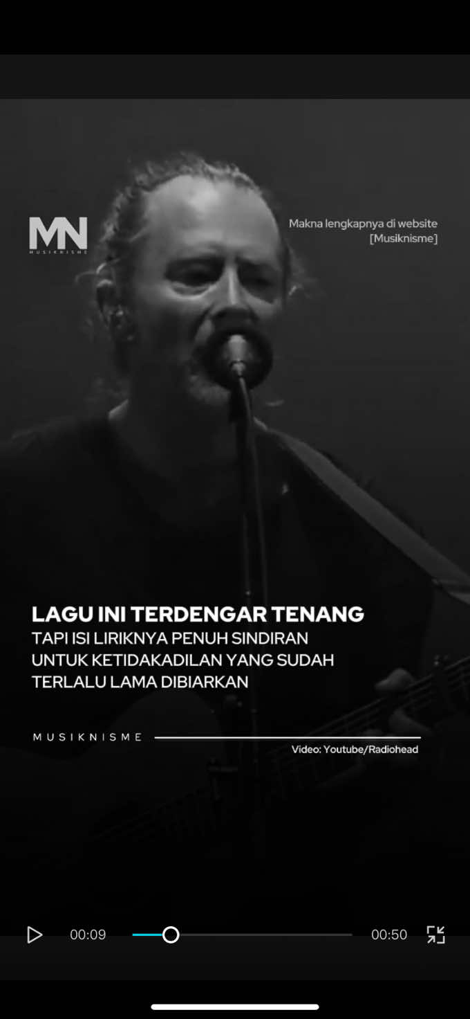 Di dunia tempat hukum bisa dibeli, keadilan jadi ilusi, dan mereka yang “berani bertanya” justru dianggap ancaman, No Surprises terasa relevan. Lagu ini mengajak kita merenung: apakah kita sedang hidup… atau hanya menjalani rutinitas penuh tekanan yang dikira sebagai hidup? Ketika suara rakyat diabaikan, ketika keadilan makin sulit diakses, kadang yang tersisa hanyalah diam. Tapi diam bukan berarti tidak sadar. Diam bisa jadi bentuk kritik paling pedih. Dan No Surprises adalah bentuk diam yang sangat keras. Lagu ini seperti doa kosong dari seseorang yang menyerah. Yang tidak ingin kejutan apa pun lagi dalam hidupnya, bukan karena bahagia, tapi karena terlalu lelah untuk berharap. Frasa ini diulang seperti mantra dari seseorang yang sudah terlalu sering kecewa, dan kini hanya ingin diam, tanpa gangguan, tanpa perubahan… tanpa kejutan. Tapi di situlah letak sindirannya. Karena dalam dunia yang sehat, manusia semestinya menginginkan kejutan. Menginginkan kebebasan, variasi, harapan. Tapi sistem yang menekan membuat semua itu terasa mustahil. Dan kita pun belajar untuk pasrah… dan diam. Radiohead menggambarkan dunia yang tampak tenang di permukaan, tapi menyimpan luka yang dalam. Tentang bagaimana masyarakat diajarkan untuk diam, patuh, bekerja terus-menerus… dan jangan banyak bertanya. Lirik seperti “Bring down the government / They don’t speak for us” Kalimat ini bukan sekadar penggalan lirik. Ini adalah pernyataan yang berani. Tapi karena dibalut dengan irama lembut dan suara Thom Yorke yang nyaris berbisik, kritik sosial itu justru terasa lebih menyentuh karena terdengar seperti suara batin banyak orang. So, Gimana menurut kalian? #musiknisme #radiohead #nosurprises 