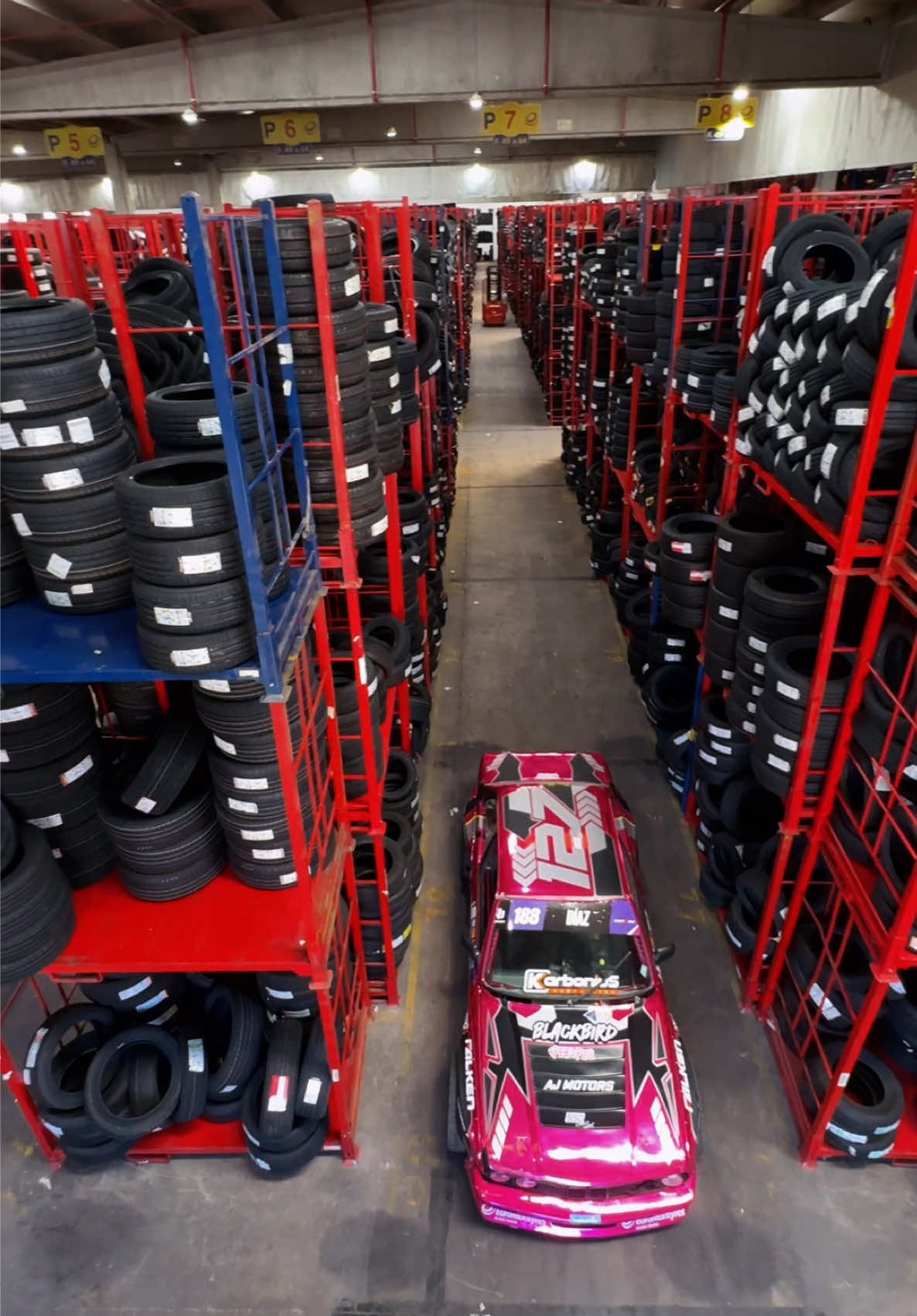 CONTINUARÁ…🤣💥  Os presento con mucha ilusión @Euromontyres , es una distribuidora oficial de neumáticos Premium, Medios y económicos para todo tipo de vehículos; coches, Motorsport, motos, furgonetas, 4X4 y sector Agrícola!  Se vienen grandes cosas juntos, agradecida con este equipazo y con FalkenTyres 🫶💨  #Motorsport #driftcar #neumaticos #euromontyres #distribuidor #falken #competicion #racecar #yanidrift #yanidiaz #bmwe30 #s54 #envios #ruedas #drift