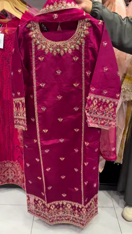 Shop location : Canal road lyallpur galleria 3rd floor faisalabad  Order now at ou whtsapp : 00923227739376 #outfitsbyayesha #3rdfloor #canalroad #luxuryarticels #fashion #readytowear 