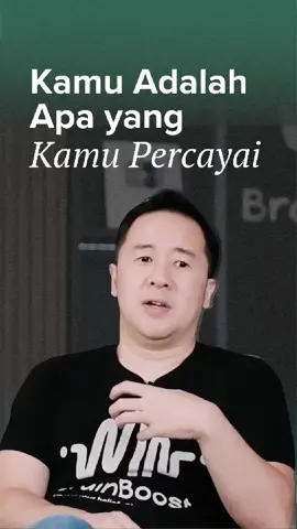 KAMU ADALAH APA YANG KAMU PERCAYA Kalau seseorang percaya bahwa dirinya nggak bisa sukses, karena lahir dari keluarga miskin, nggak punya modal, nggak punya koneksi... Maka yang terjadi? Dia berhenti berusaha. Dia diem aja, terima nasib. Padahal belum tentu itu takdirnya. Kenapa bisa gitu? Karena belief (keyakinan) itu fondasi paling krusial. Apa yang kamu percaya, akan menentukan cara kamu bertindak. Dan tindakanmu itulah yang membentuk hasil hidupmu. 🧠 Ubah belief-mu, ubah hidupmu. 🎧 Klik link di Bio untuk dapetin akses ke Audio BrainBost yang bisa bantu kamu program belief baru yang lebih kuat!