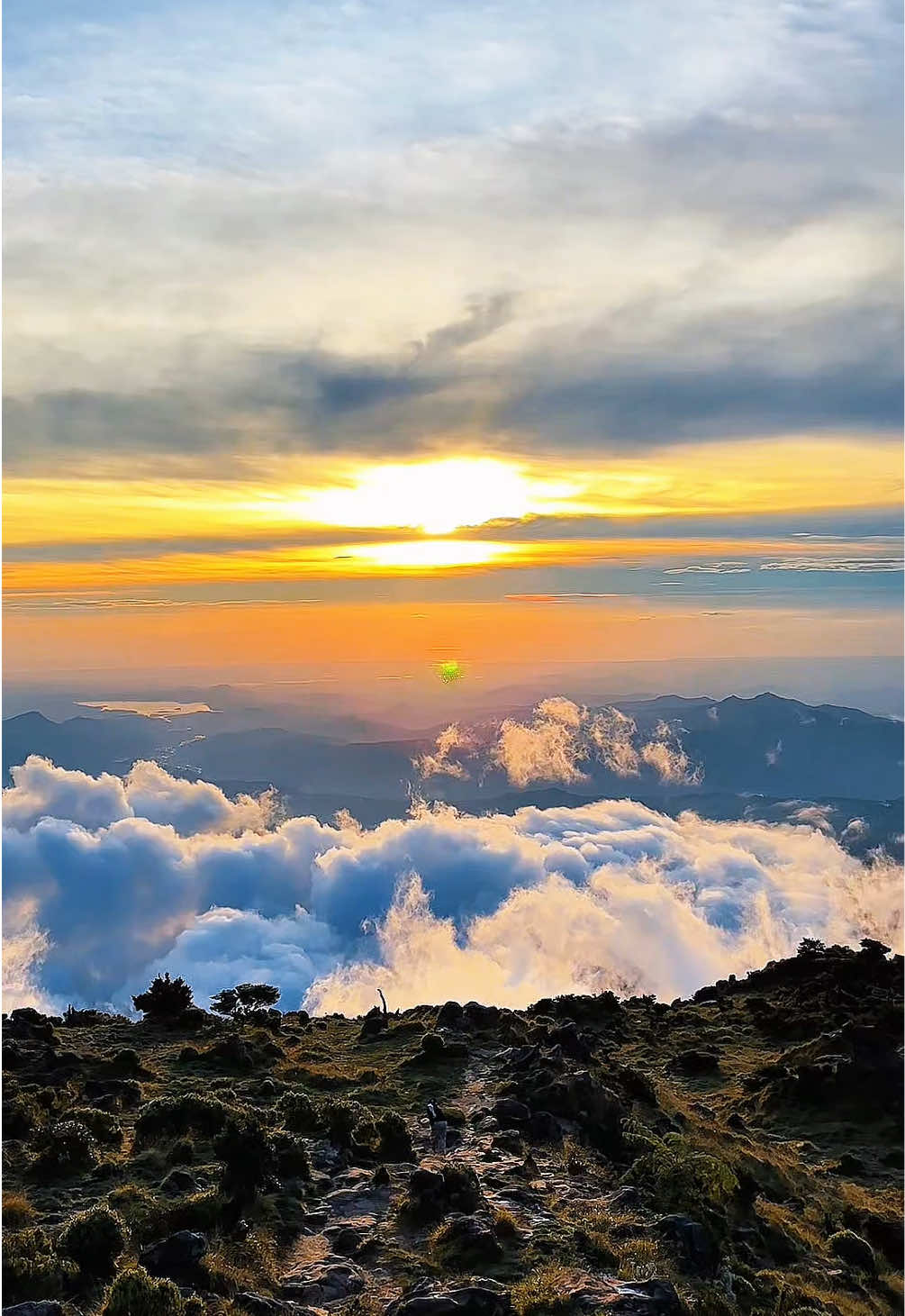 Bawakaraeng 2830 Mdpl 🌄🔥Selasa, 15 Juli 2025 #bawakaraeng2830mdpl #sunsetlover #fypage #foryou #mountain 