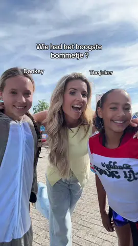 Wat denk jij?  #raden #bommetje #ivananas @NPO Zapp 🌸💚